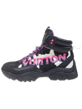 Louis Vuitton | Shoes | Louis Vuitton Lv Harem Line Boots  display picture 1
